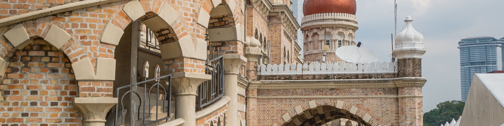 Sultan Abdul Samad Building featuring heritage elements