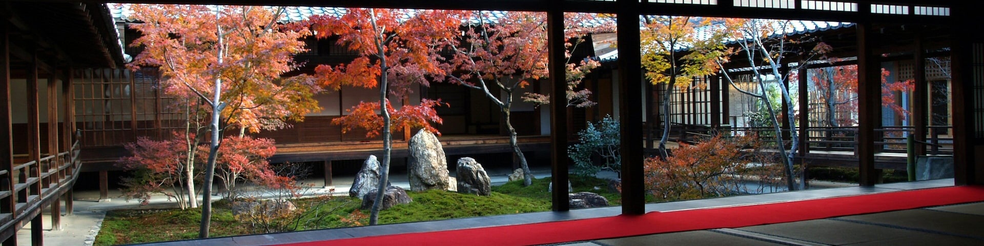 Kenninji Temple featuring interior views, a temple or place of worship and religious elements