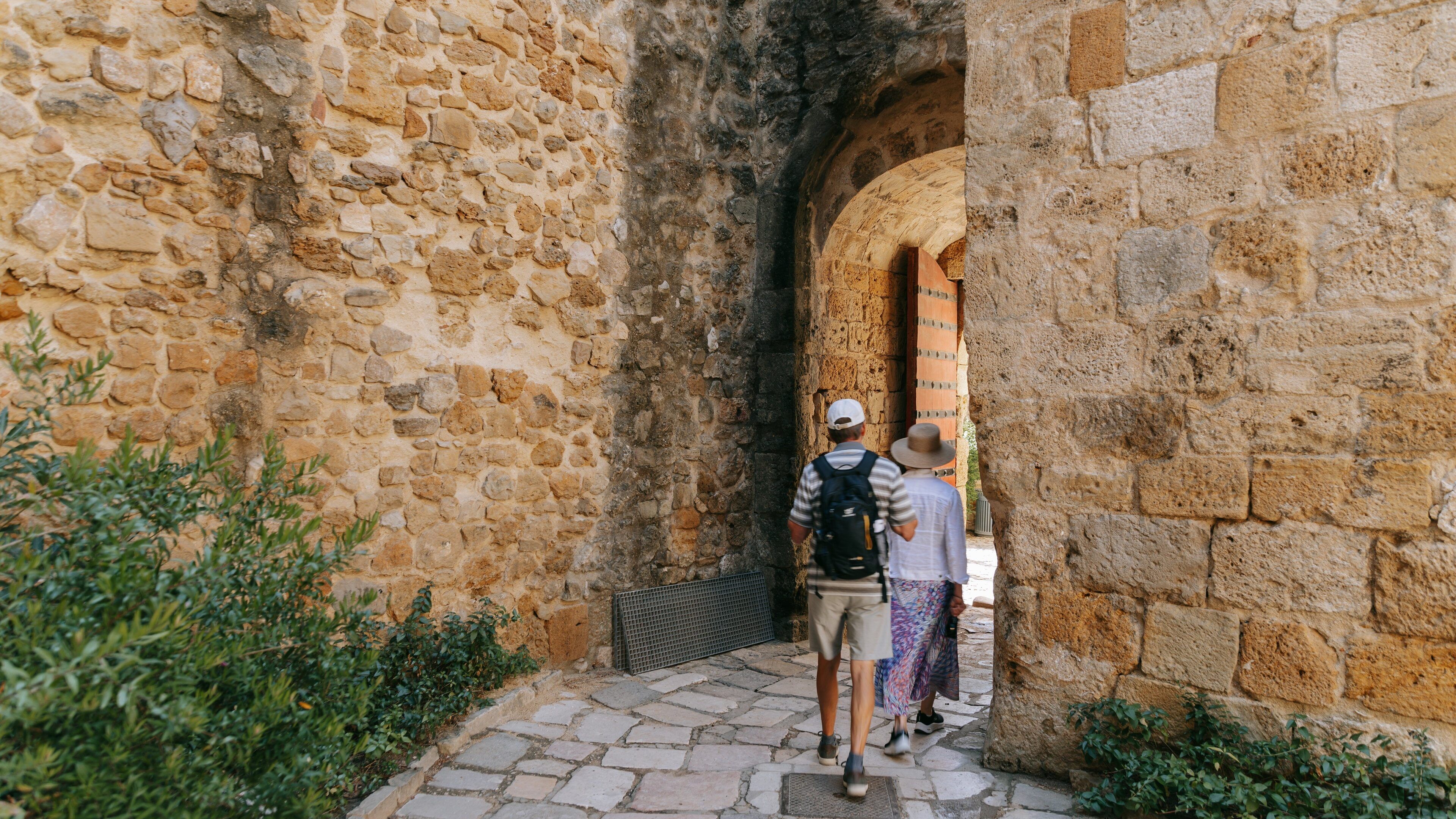 Castle of São Jorge showing heritage elements as well as a couple