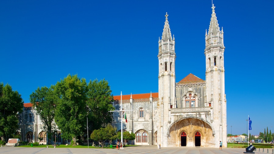Maritime Museum which includes a church or cathedral and heritage architecture
