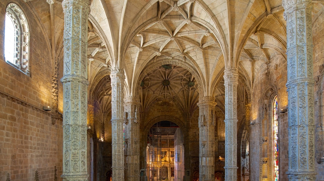 Jerónimos Monastery showing interior views, heritage architecture and a church or cathedral