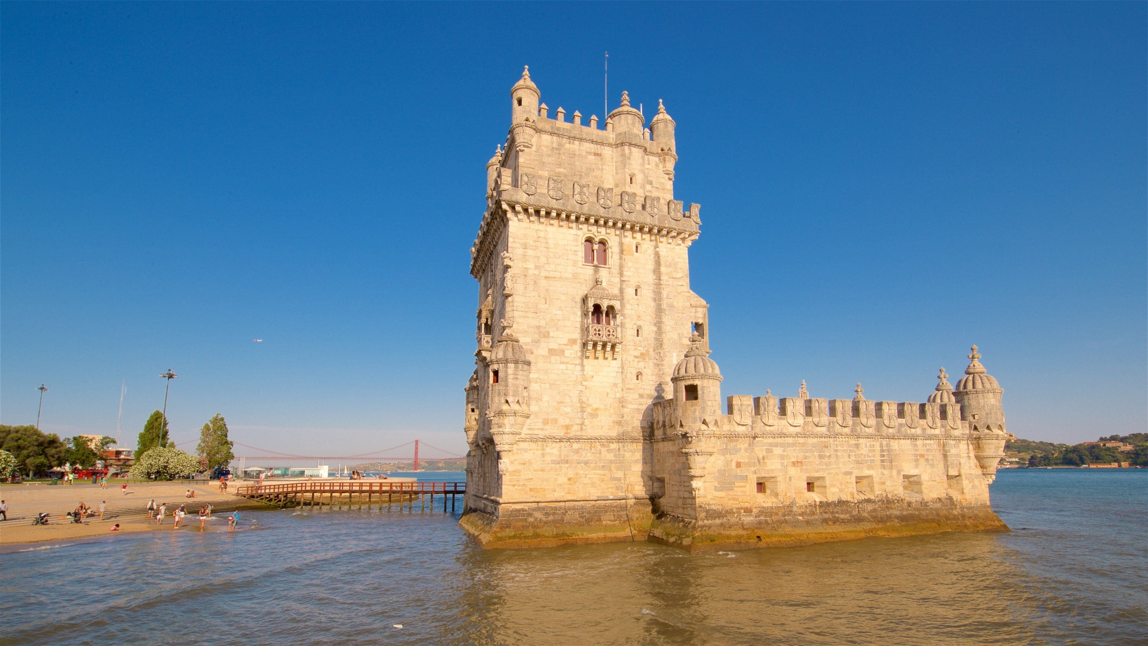 벨렘 타워 이 포함 문화유산 건축 과 강 또는 시내