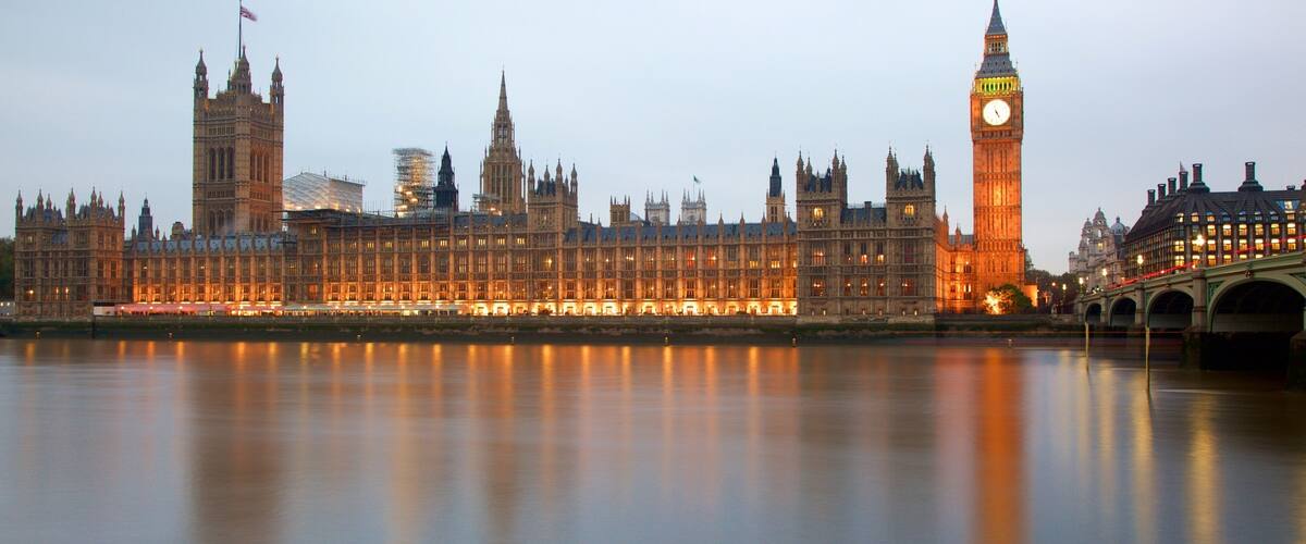 Houses of Parliament which includes heritage architecture, a monument and a river or creek