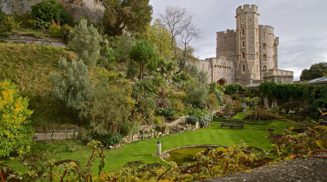 Windsor Castle featuring heritage architecture and a garden