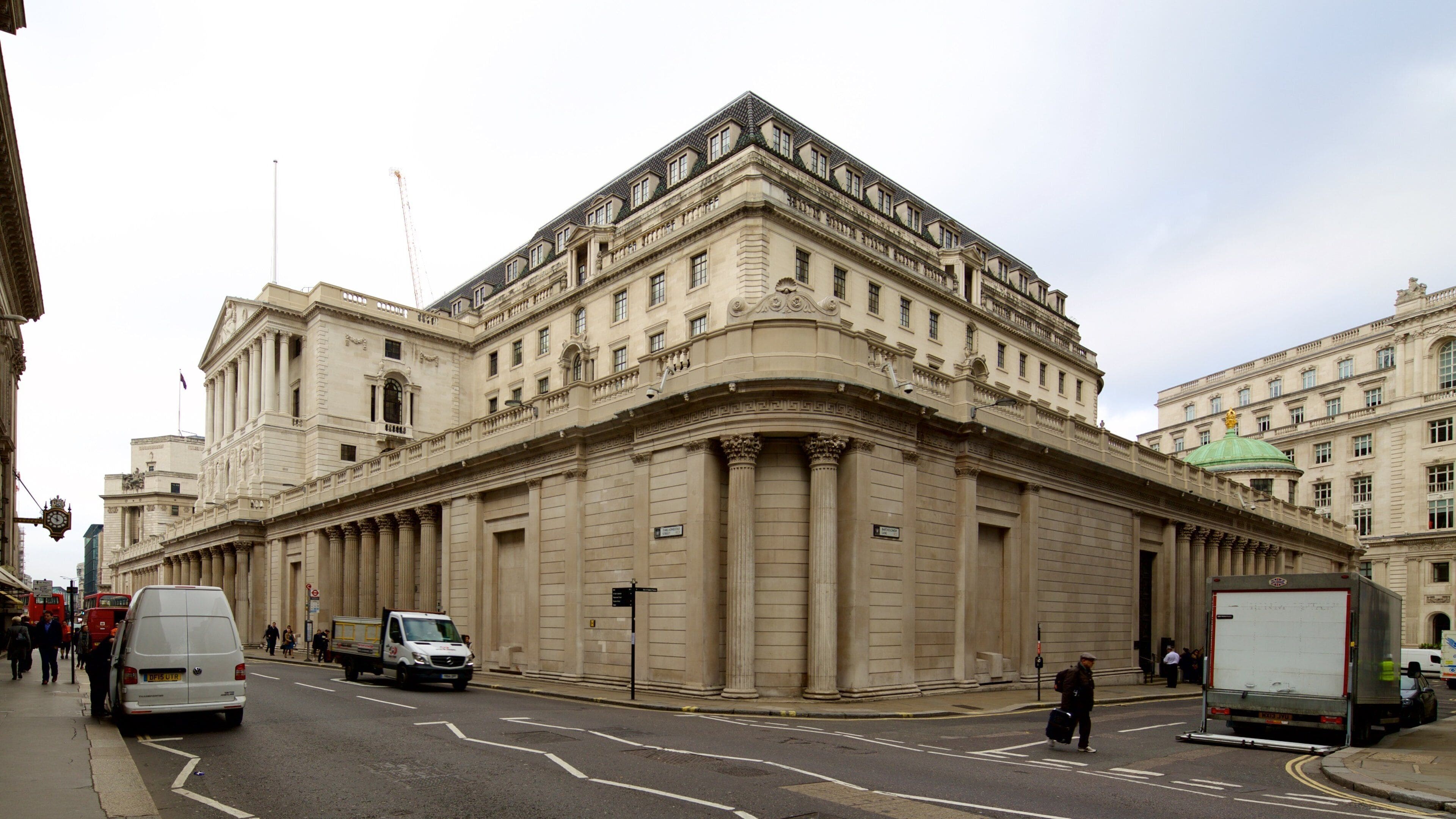 Museo del Banco de Inglaterra que incluye arquitectura patrimonial y imágenes de calles