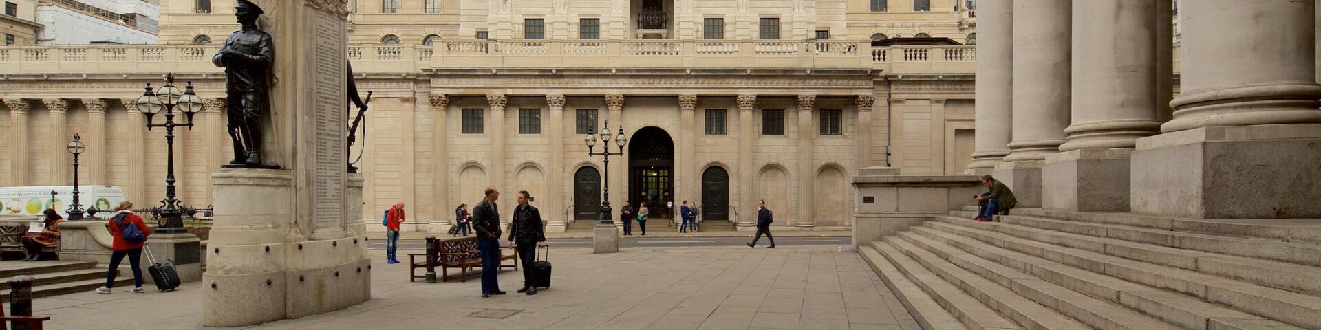 Bank of England Museum mettant en vedette statue ou sculpture et patrimoine architectural