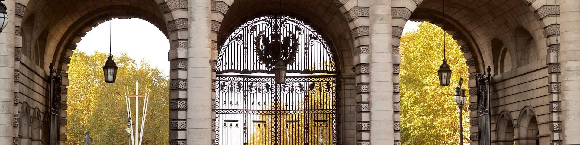 Admiralty Arch showing heritage elements