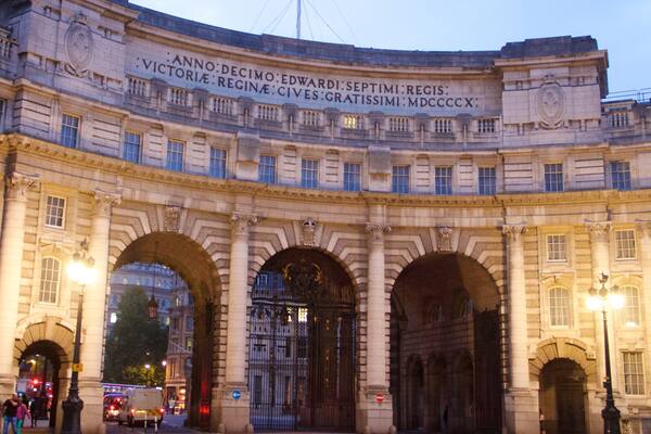 The Mall which includes night scenes, heritage architecture and heritage elements