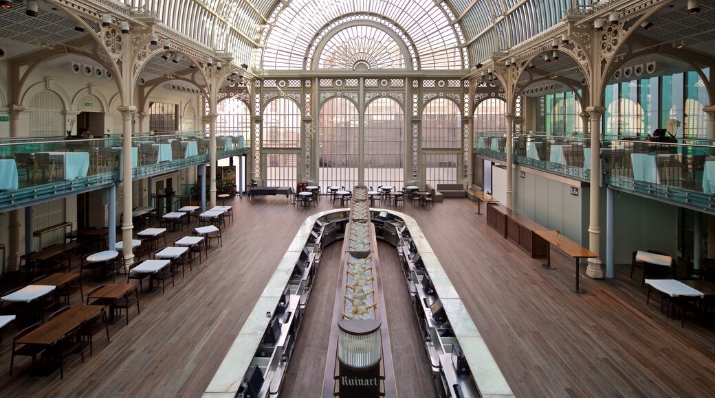 Royal Opera House que inclui um bar, vistas internas e elementos de patrimĂŽnio