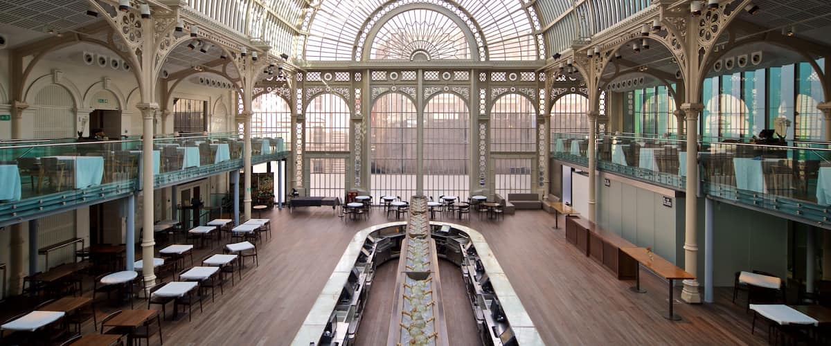 Royal Opera House showing interior views, heritage elements and a bar