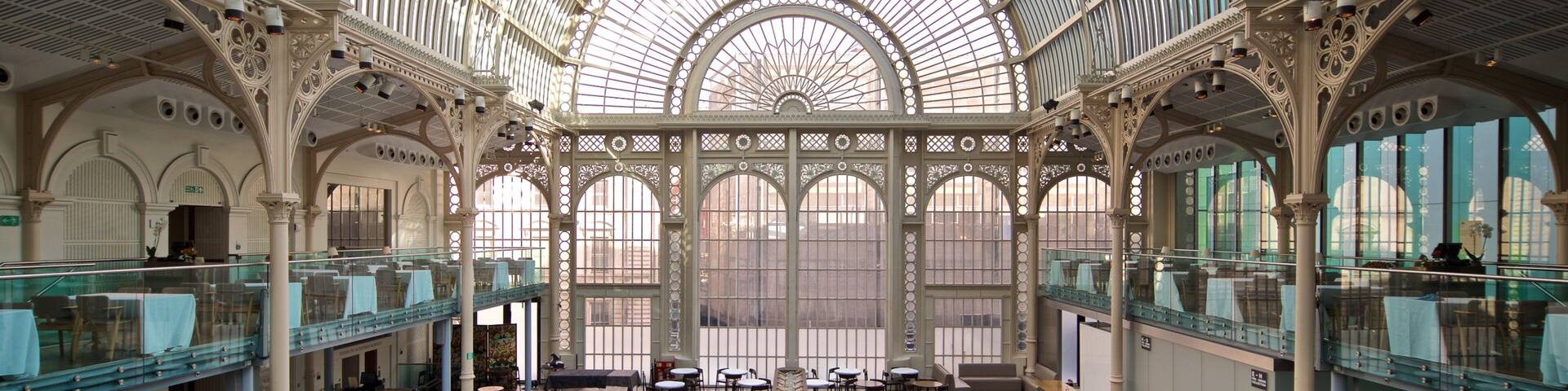 Royal Opera House featuring a bar, heritage elements and interior views