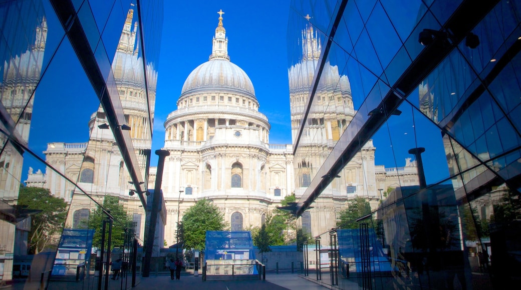 St. Paul\'s Cathedral som inkluderer historisk arkitektur og kirke eller katedral