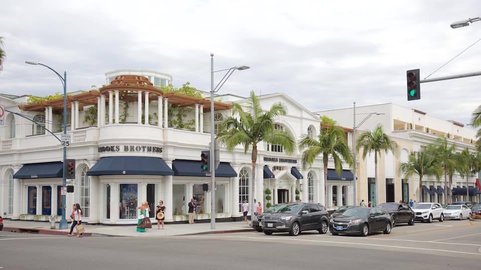 Rodeo Drive featuring street scenes