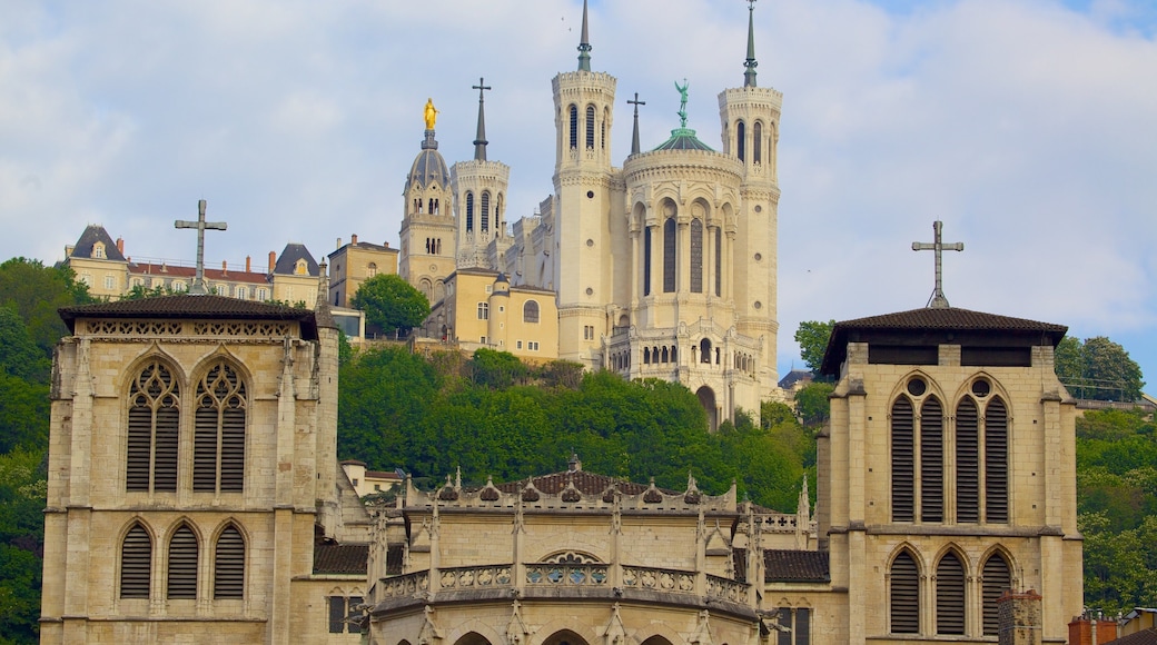 Notre Dame Basilica which includes a church or cathedral, religious elements and heritage architecture