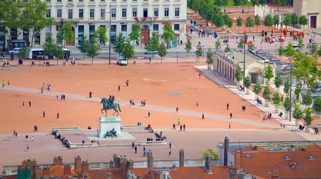 Notre Dame Basilica featuring a square or plaza