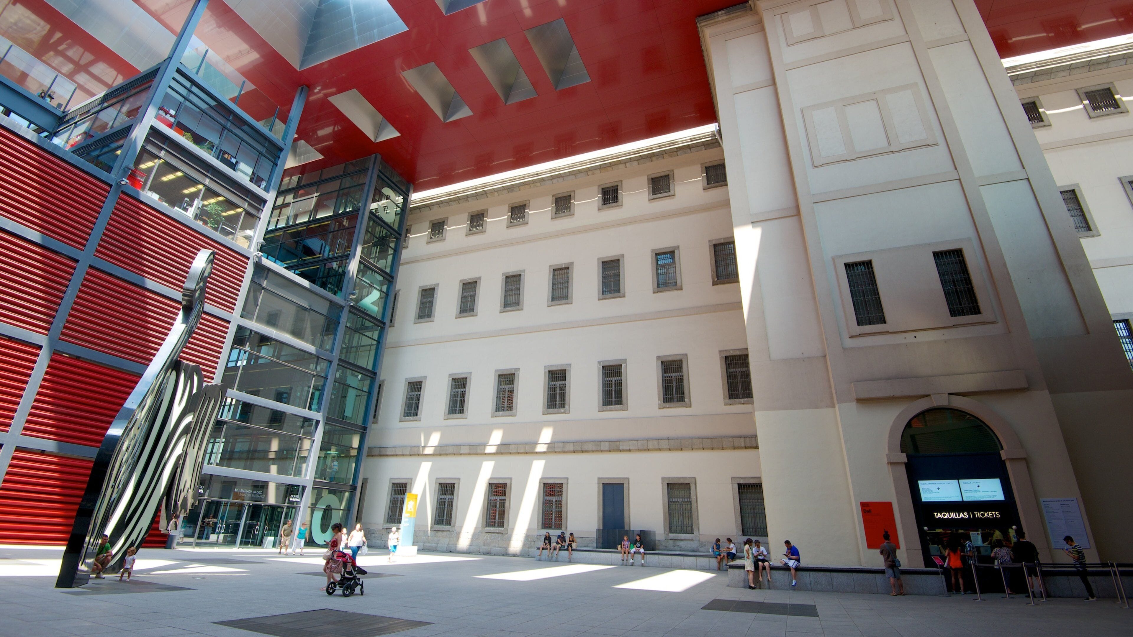 Museo Reina Sofia som inkluderar konst