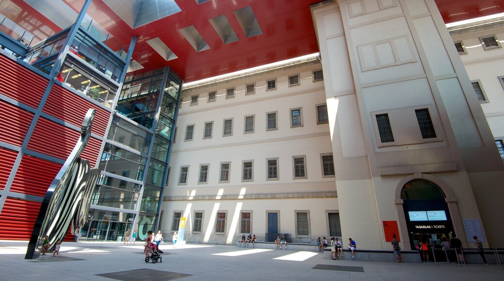 Museo Reina Sofia som inkluderar konst