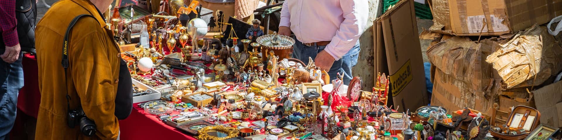 El Rastro which includes markets as well as a small group of people