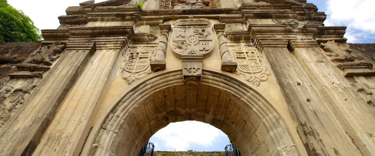 Fort Santiago featuring château or palace, heritage architecture and heritage elements