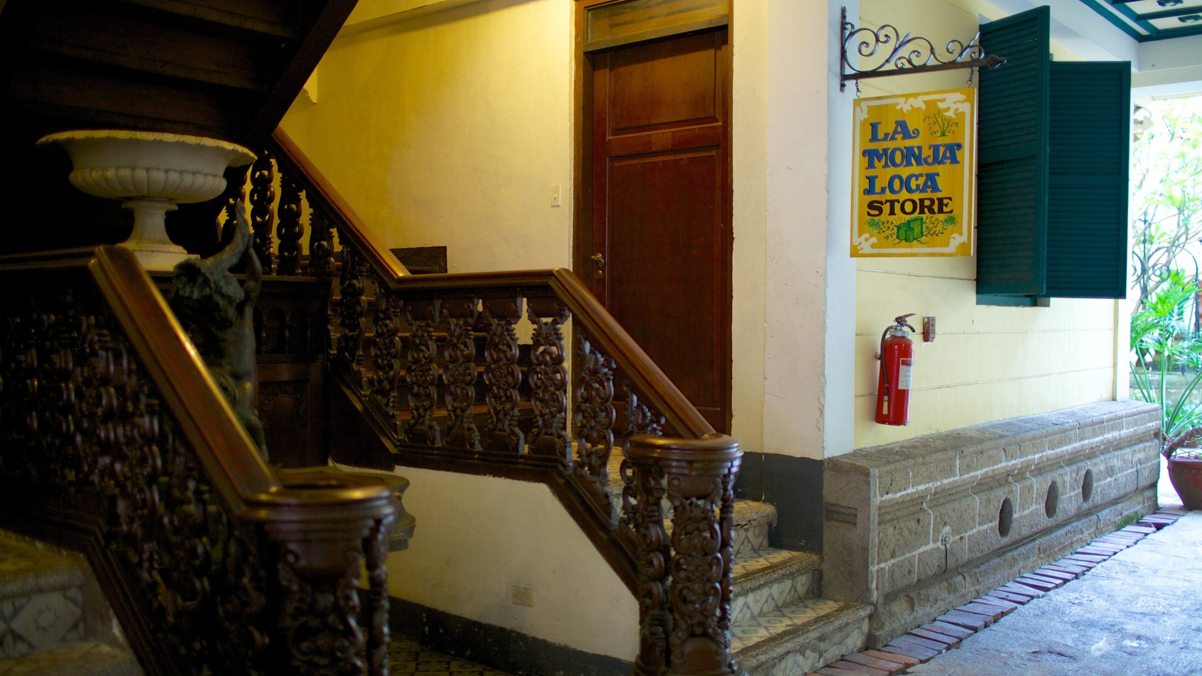 Musée de la Casa Manila qui includes signalisation et vues intérieures