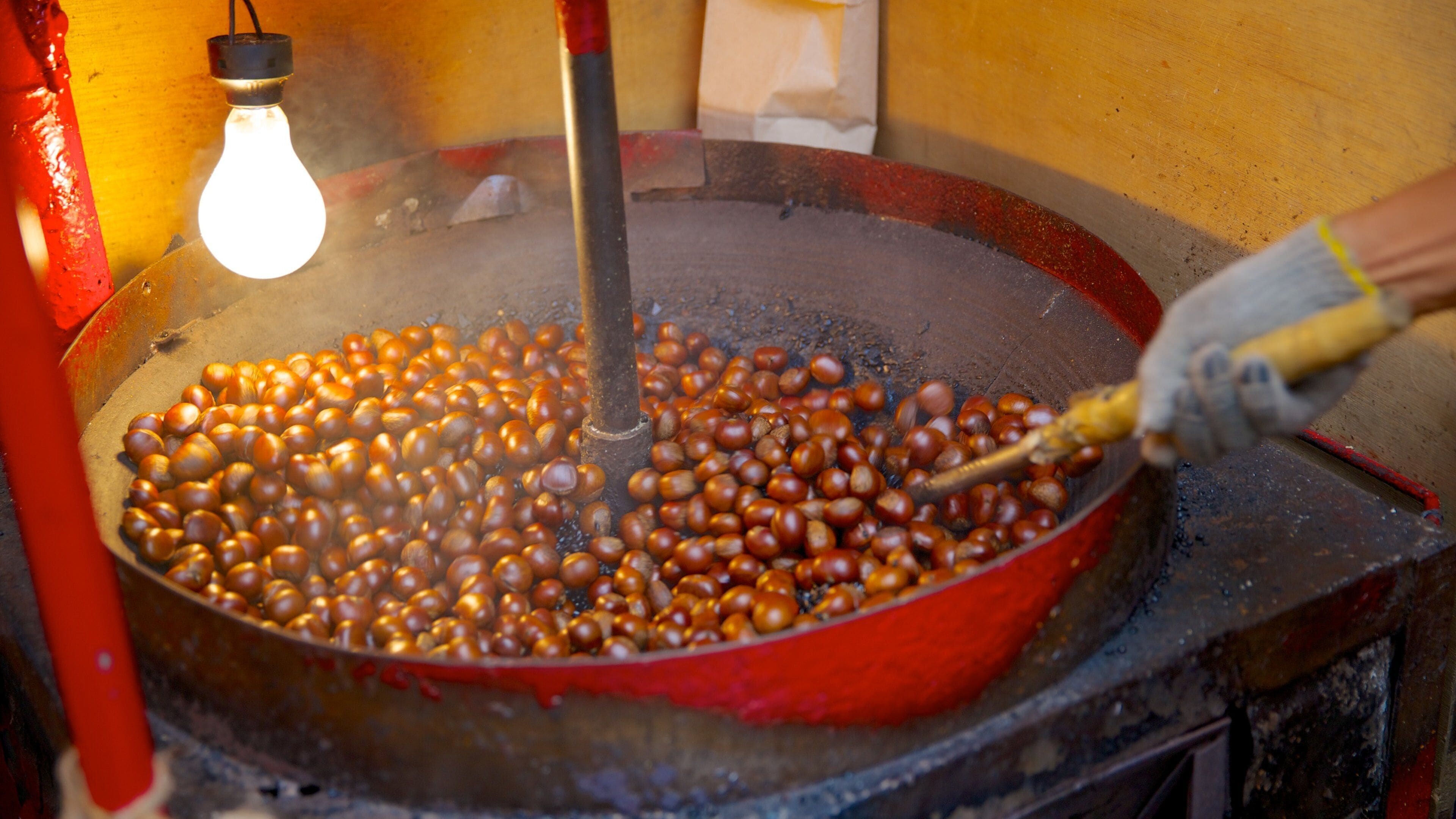 Quiapo Church which includes interior views, markets and food