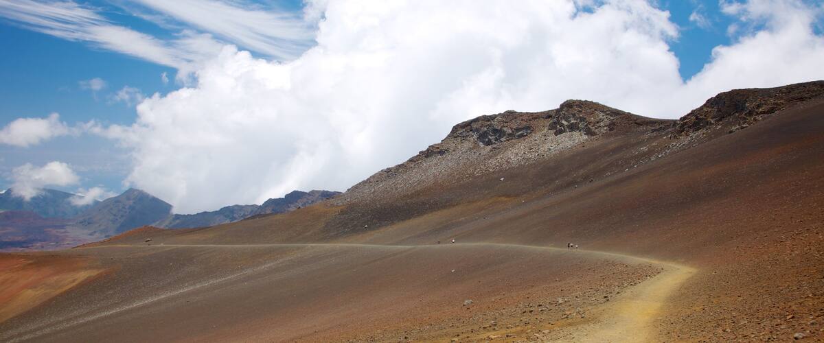 Haleakala Crater showing a gorge or canyon, tranquil scenes and mountains