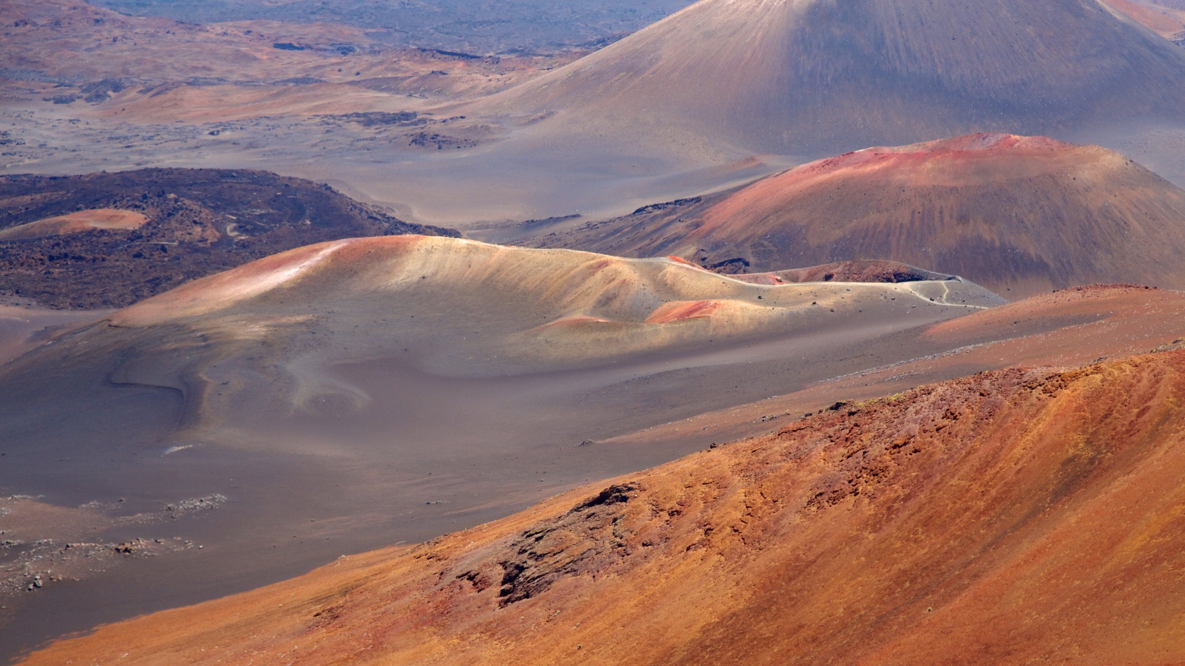 Haleakala Crater which includes mountains, landscape views and desert views