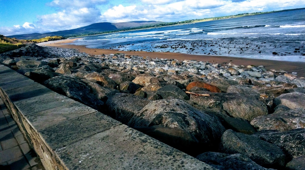 We had a wonderful walk down the beach! This was one of my favorite towns in Ireland!