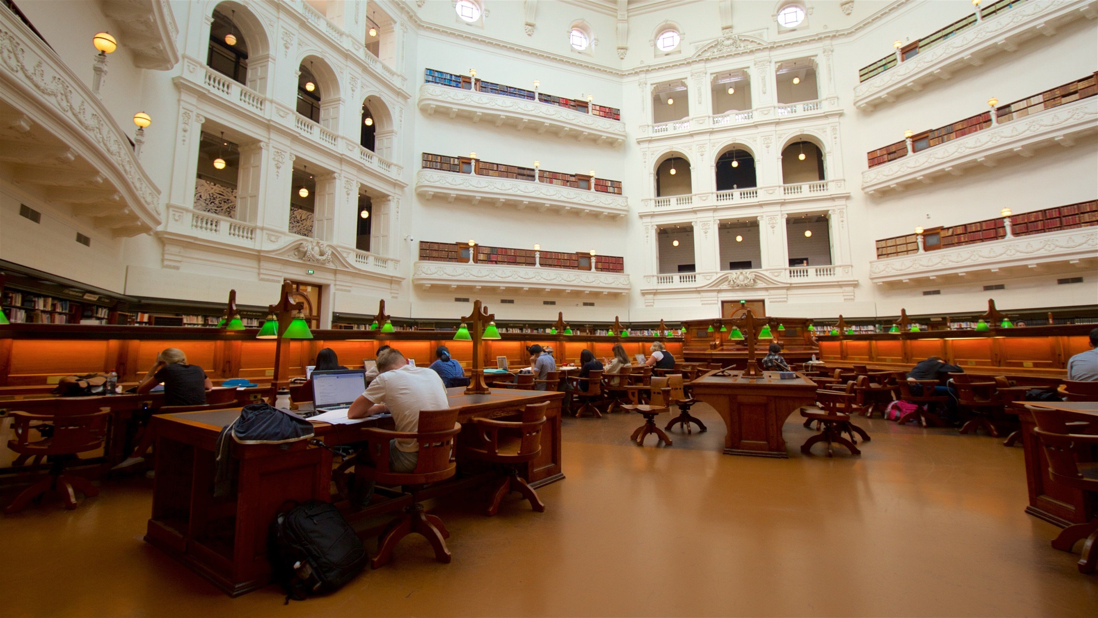 State Library of Victoria mettant en vedette vues intérieures, bâtiment public et patrimoine architectural