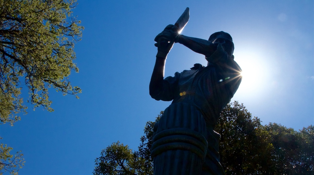 Melbourne Cricket Ground og byder på en statue eller en skulptur