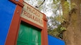A building with a sign that reads "MUSEO FRIDAKAHLO".