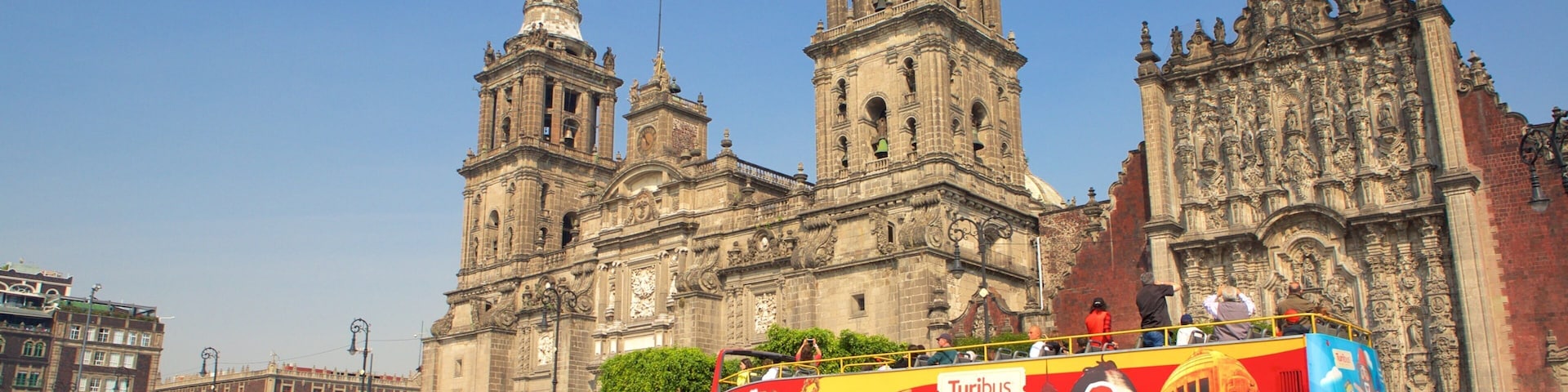 Metropolitan Cathedral which includes heritage architecture and a city