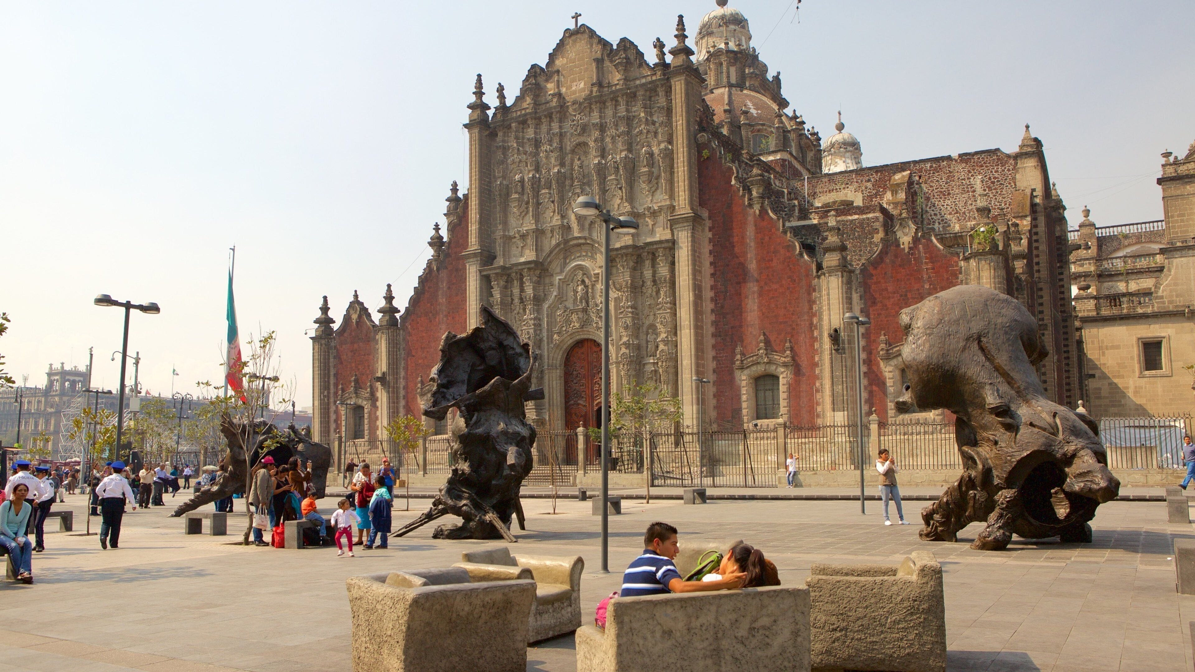 大都會大教堂 呈现出 街道景色, 教堂或大教堂 和 歷史建築