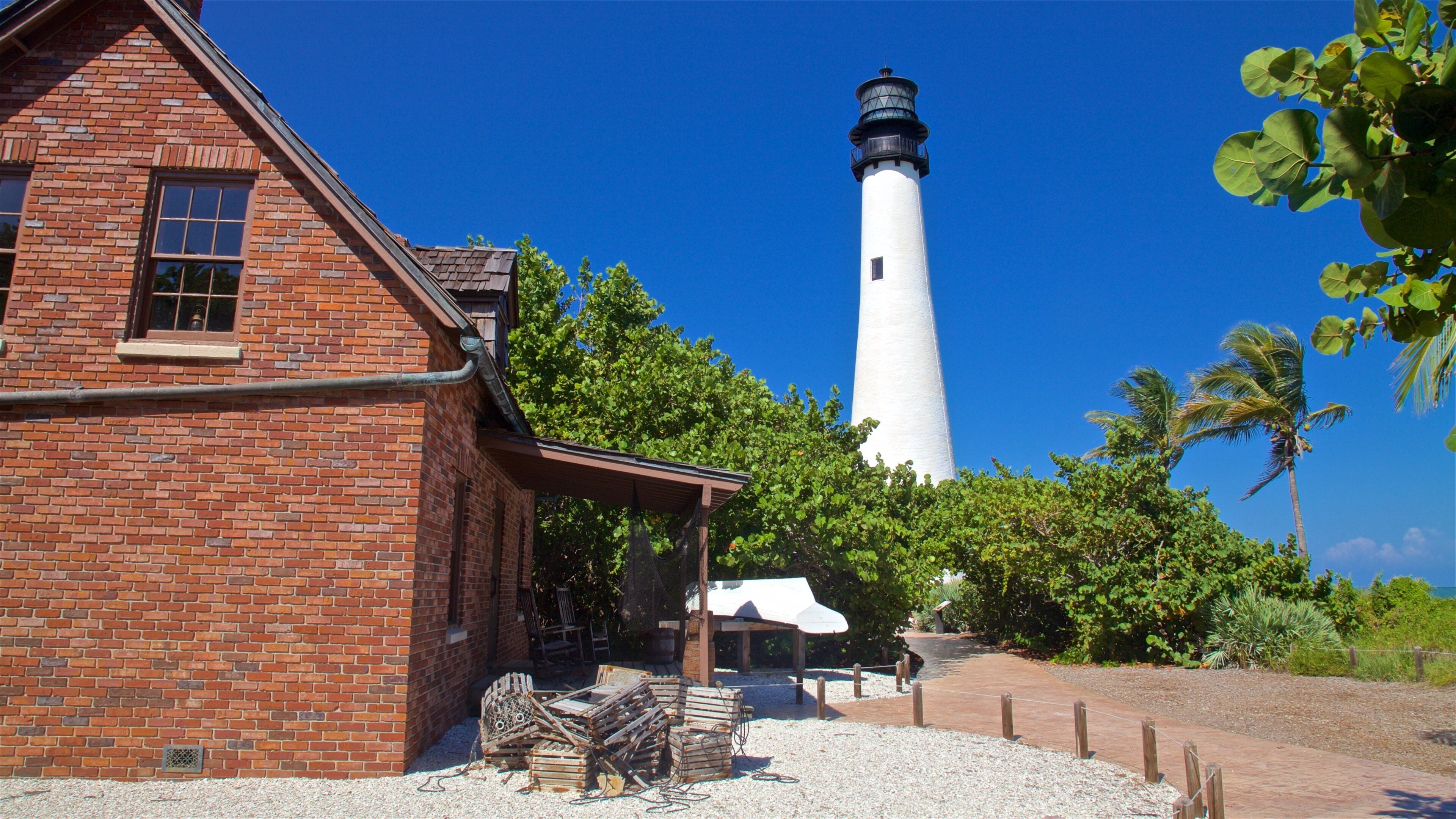 Faro de Cape Florida que incluye un faro y una casa
