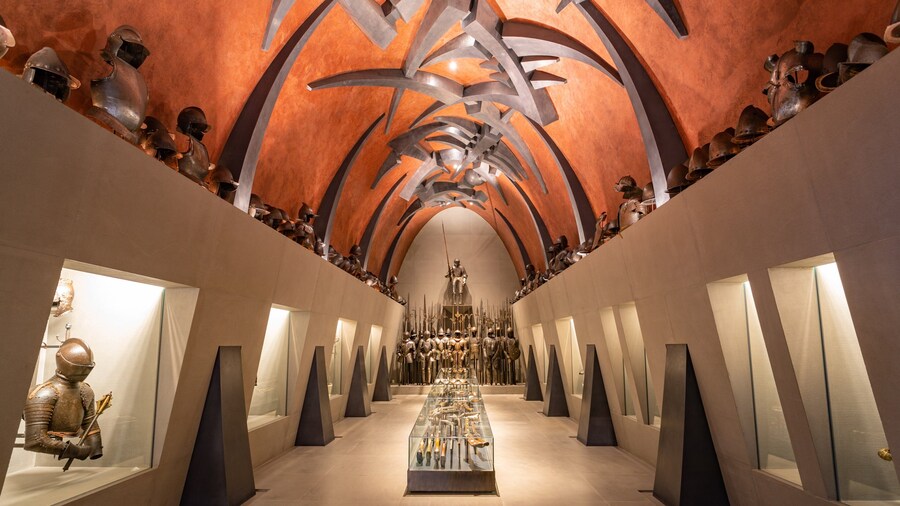 Museo Poldi Pezzoli featuring interior views and heritage elements