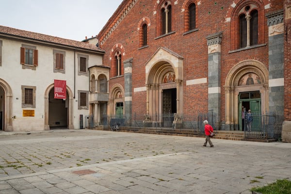 Basilica di Sant\'Eustorgio showing a church or cathedral and heritage architecture