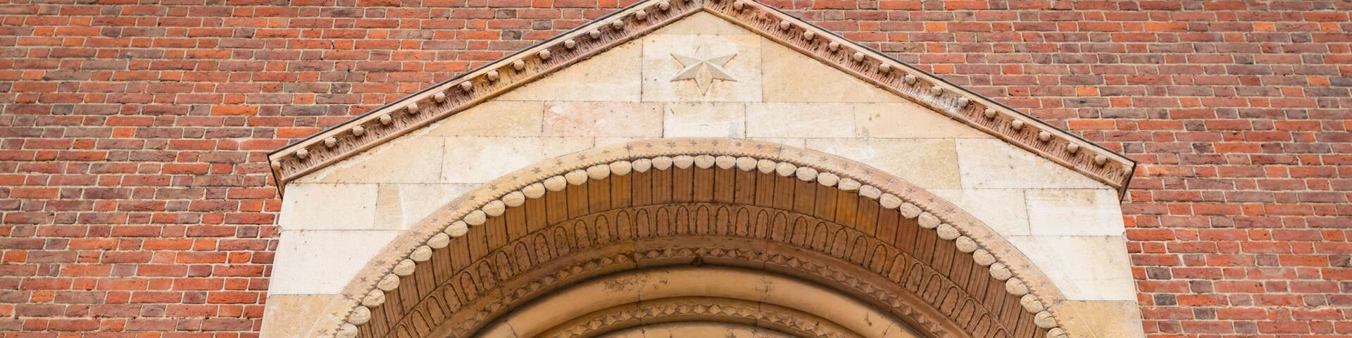 Basilica di Sant\'Eustorgio featuring religious elements, art and heritage elements