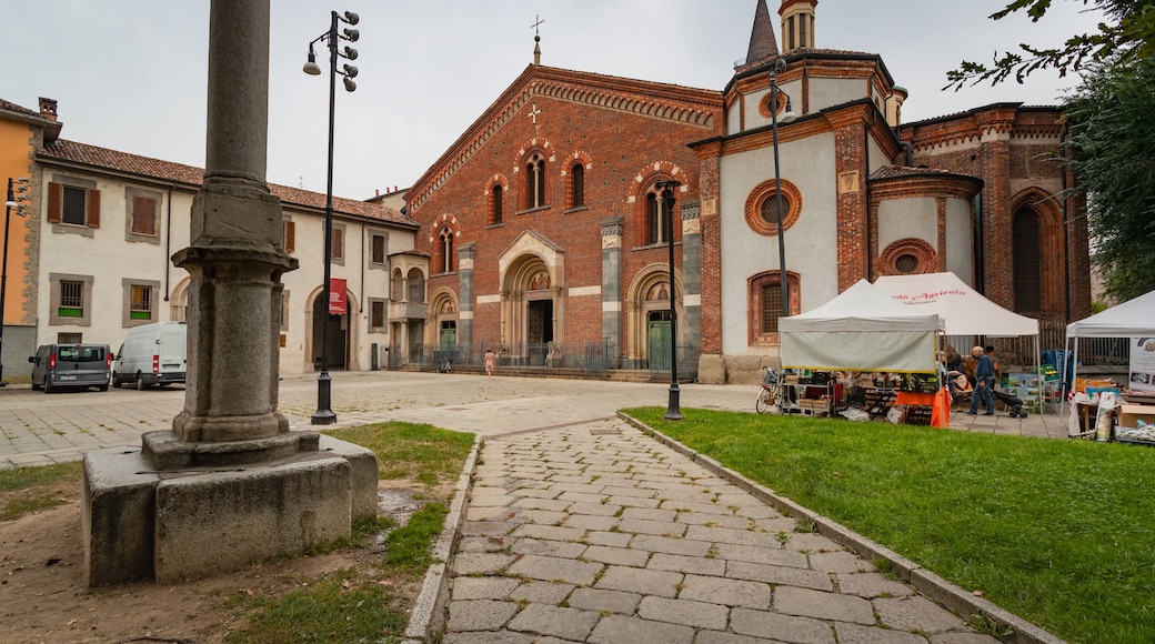 Basilica di Sant\'Eustorgio which includes heritage architecture and a church or cathedral