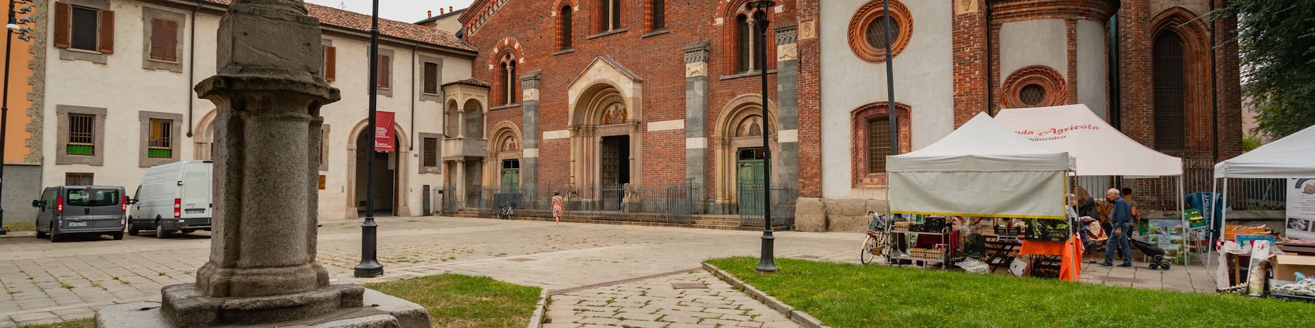 Basilica di Sant\'Eustorgio which includes heritage architecture and a church or cathedral