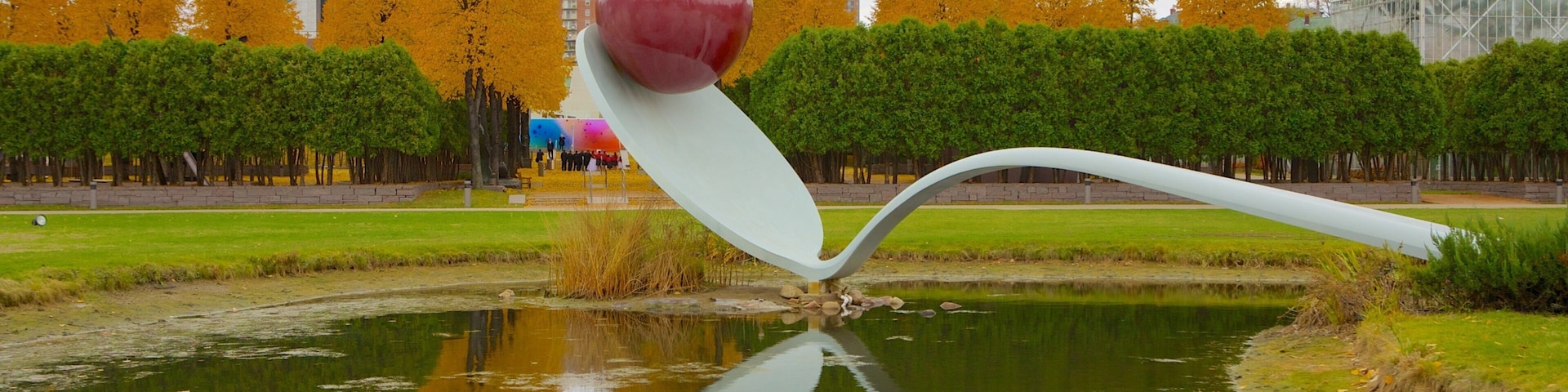 Walker Art Center mostrando uma cidade, um parque e paisagem