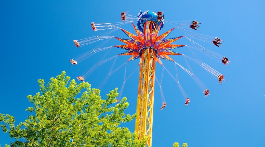 Six Flags La Ronde featuring rides