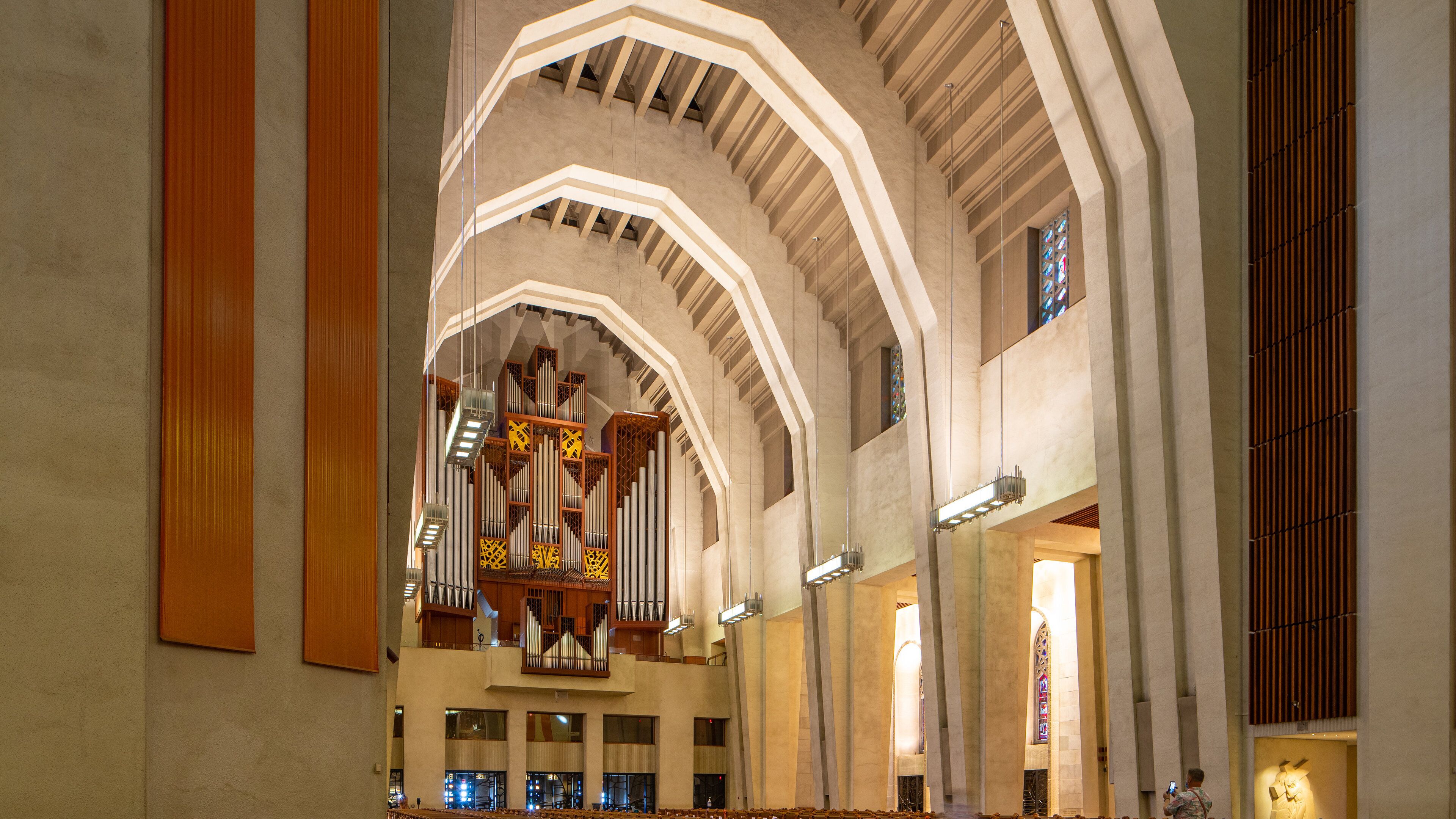 Saint Joseph\'s Oratory which includes a church or cathedral and interior views