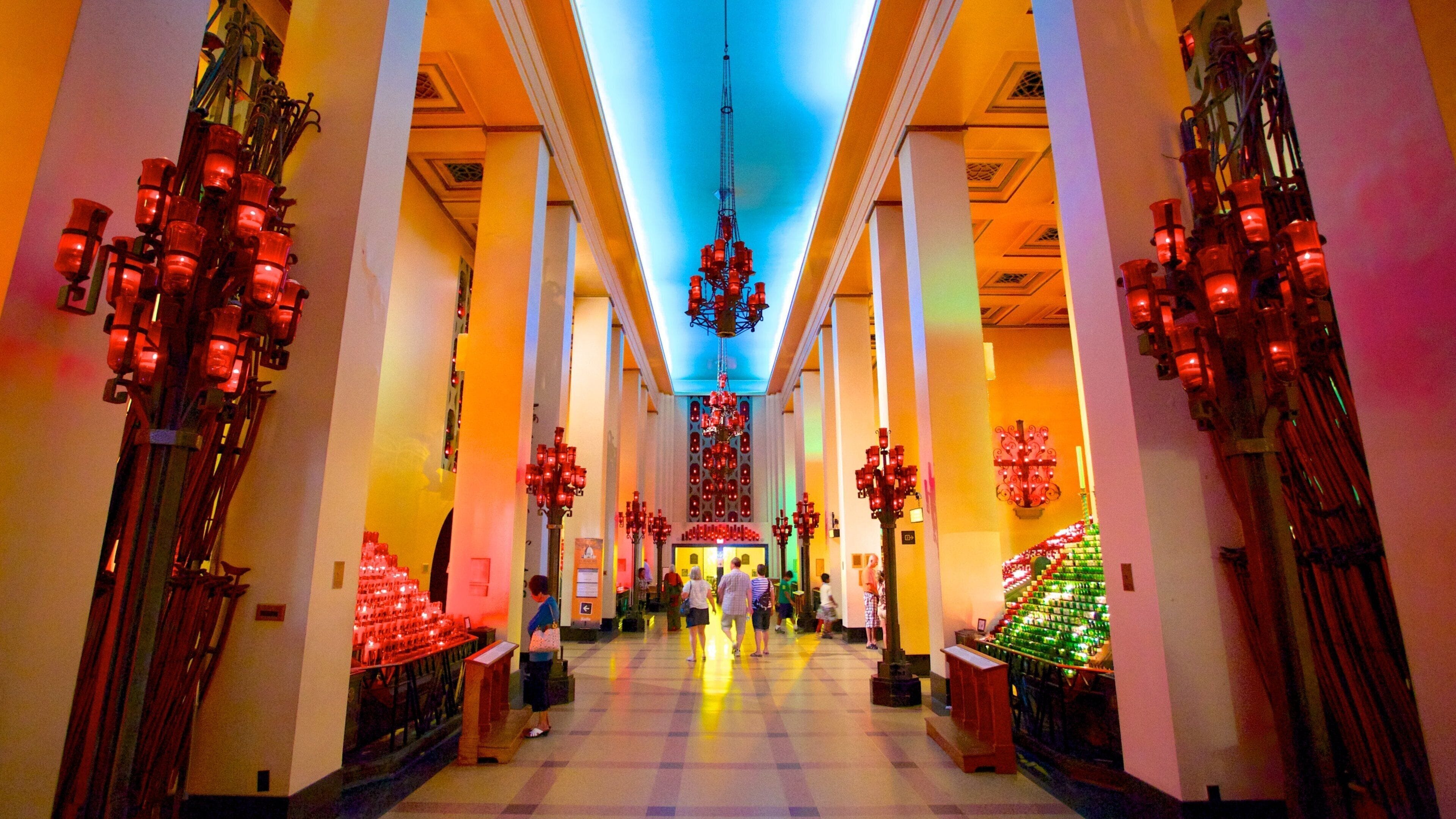 Saint Joseph\'s Oratory showing a church or cathedral, interior views and religious aspects