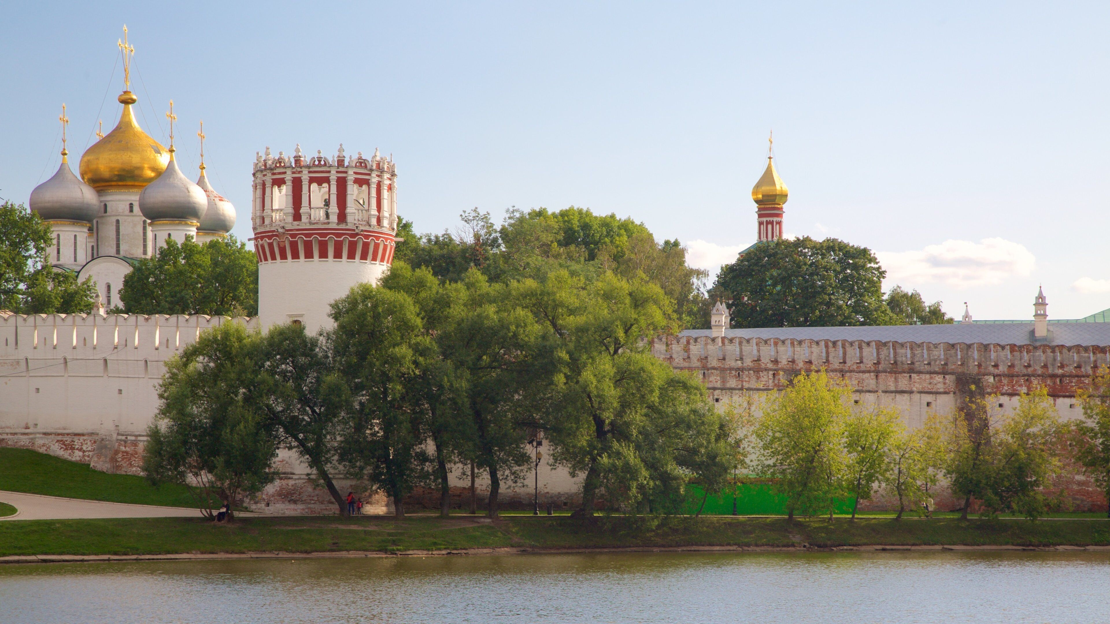 Novodevichy Convent showing heritage architecture