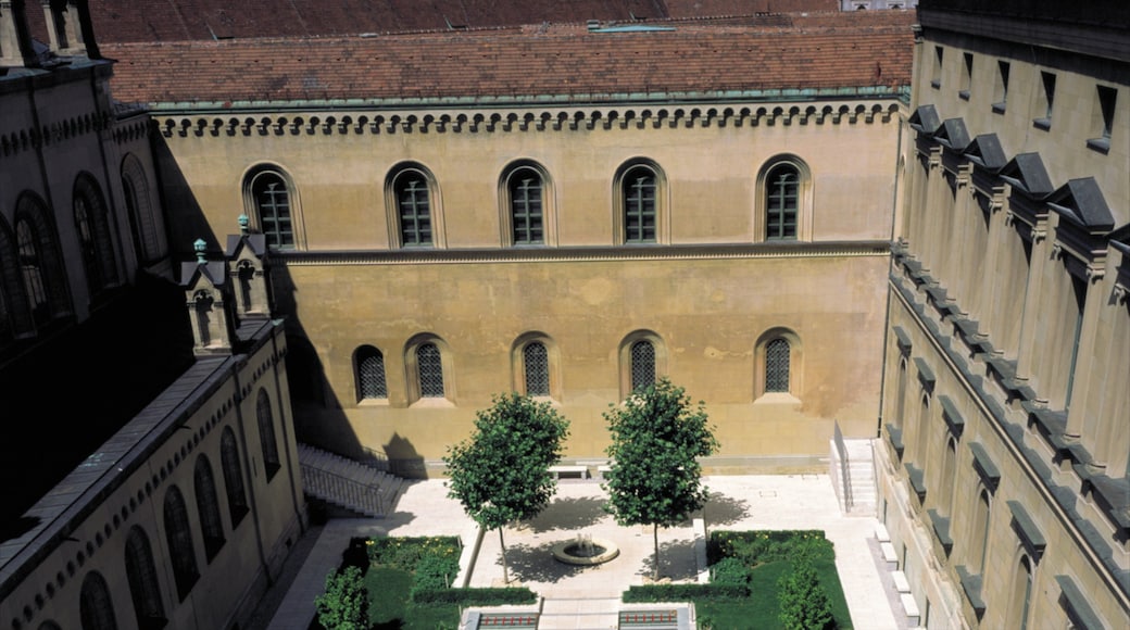 Residenz showing a castle