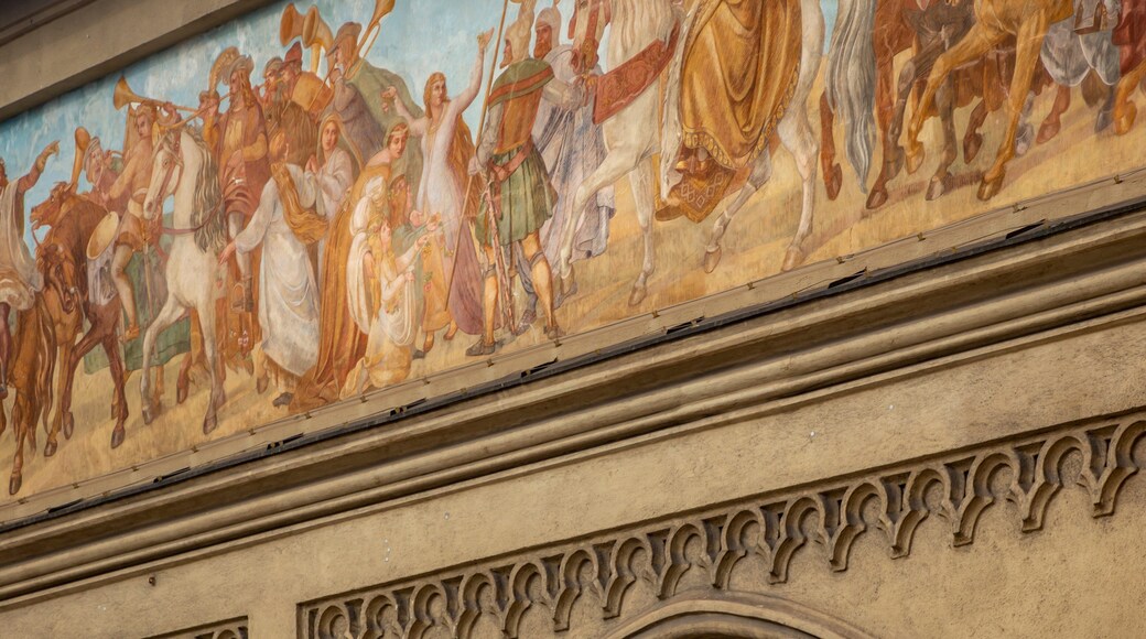 Isar Tor which includes heritage elements and art