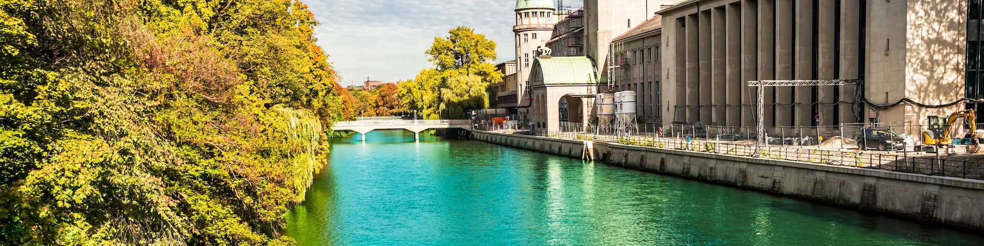 Isar and the German Museum of Masterpieces of Science and Technology in Munich, Germany