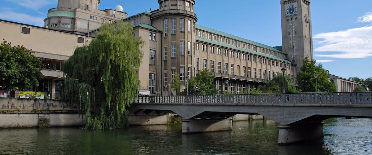 Deutsches Museum showing a river or creek, a bridge and a city