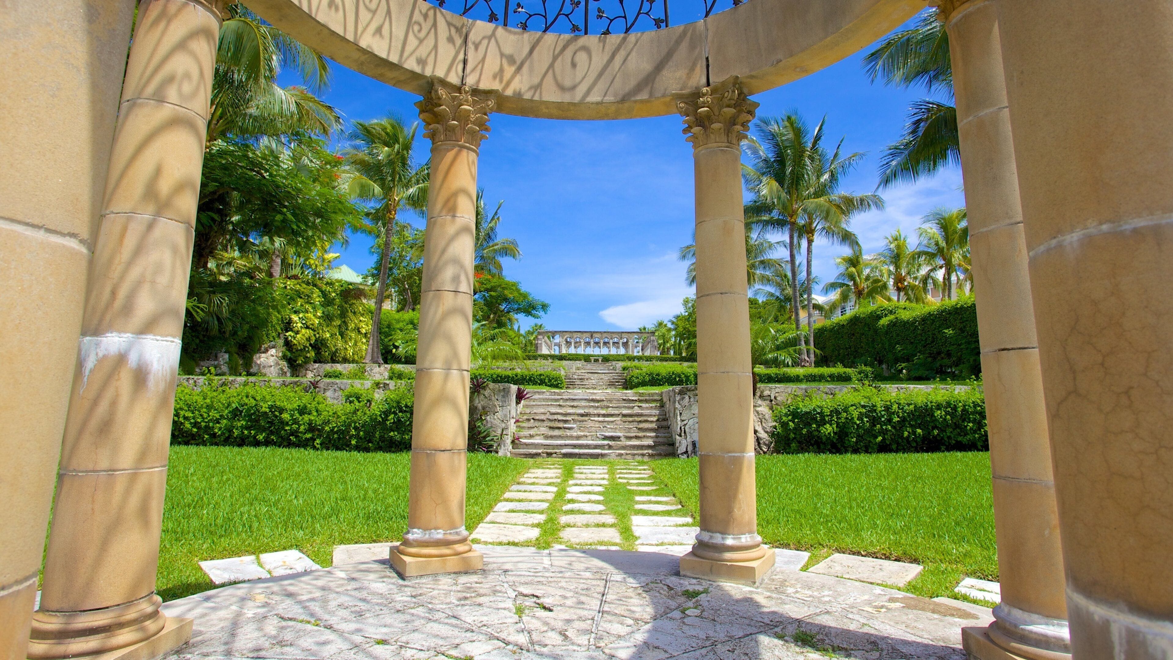 Versailles Gardens which includes a park