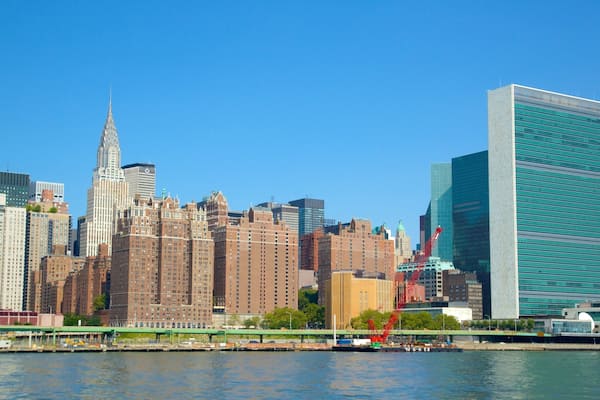 United Nations Headquarters which includes a city